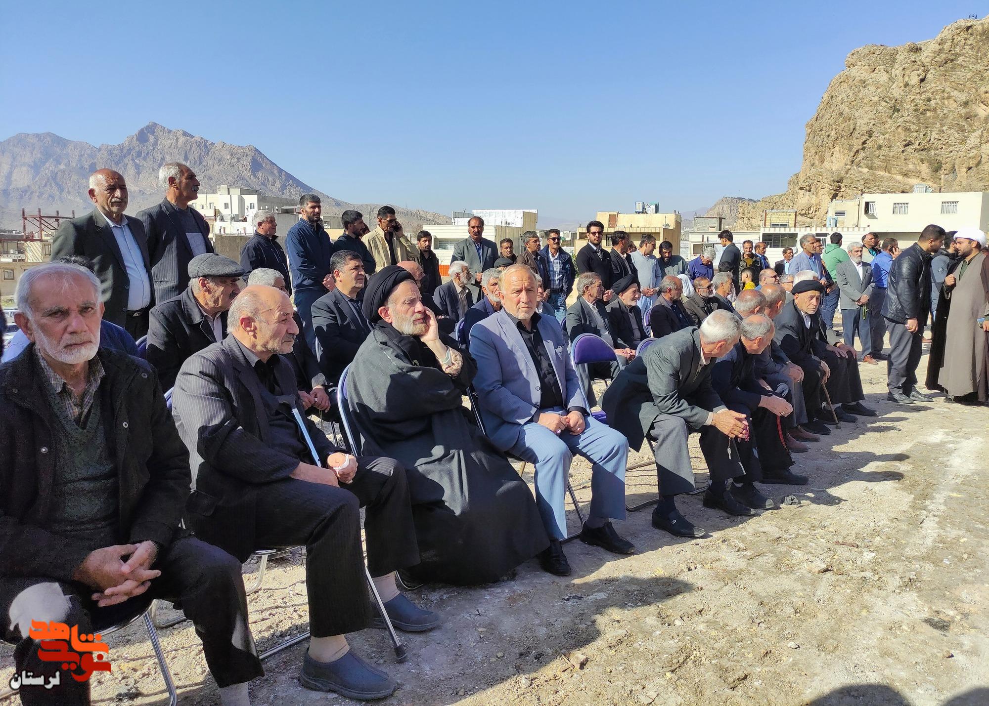 تشییع پیکر شهید مدافع وطن«حاج محمد بختیاری» در خرم آباد تشییع پیکر شهید مدافع وطن«حاج محمد بختیاری» در خرم آباد