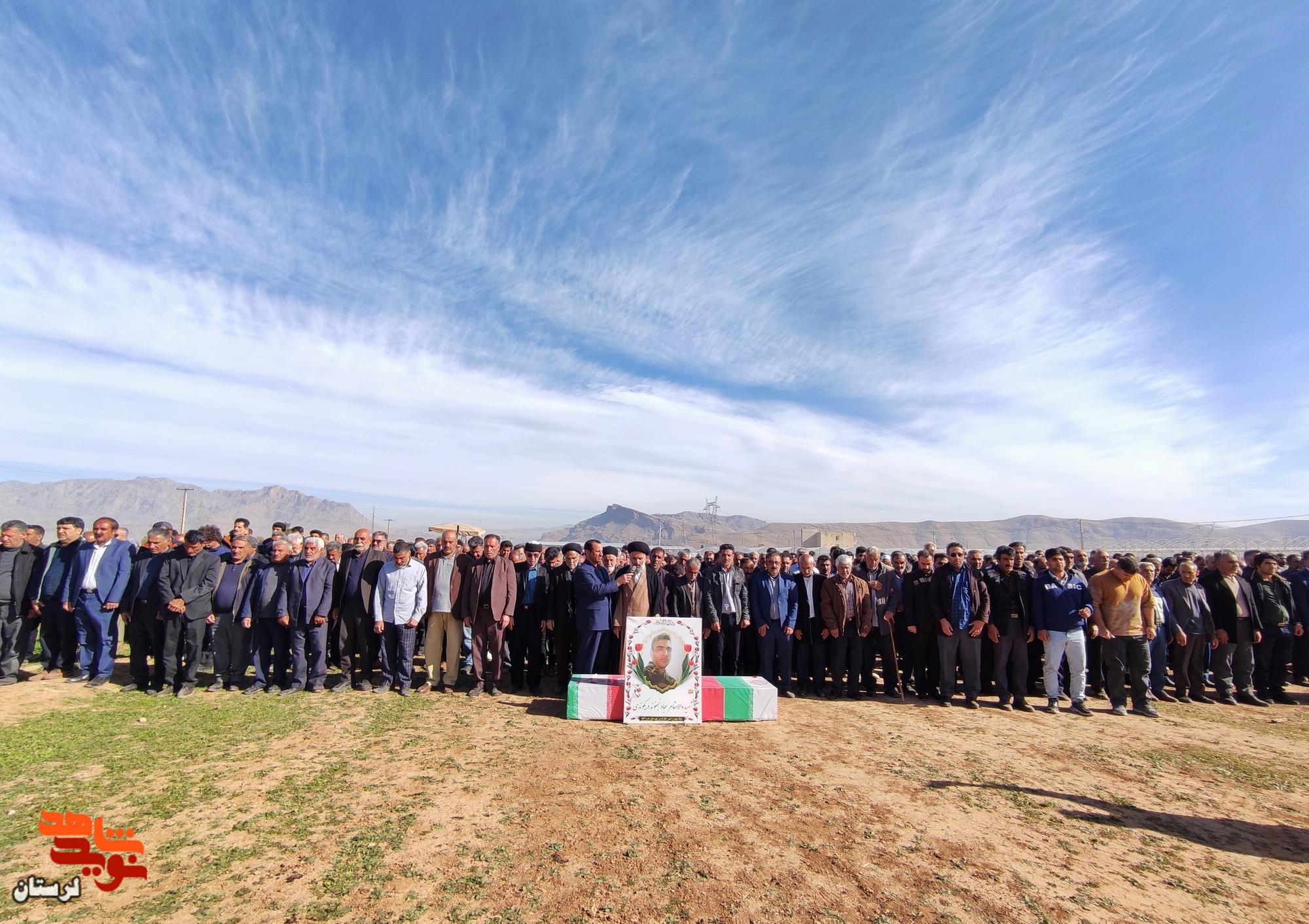 تشییع باشکوه پیکر شهید «سجاد نجفوند دریکوندی» در زادگاهش تشییع باشکوه پیکر شهید «سجاد نجفوند دریکوندی» در زادگاهش