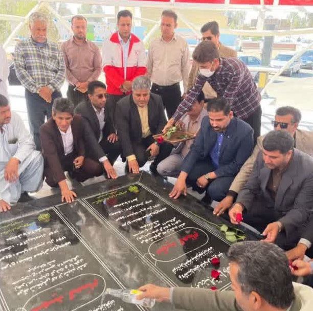 غبارروبی و عطرافشانی مزار شهدای شهرستان هامون
