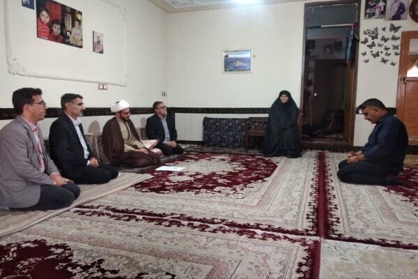 دیدار نماینده ولی‌ فقیه در قرارگاه خاتم‌الانبیا(ص) با خانواده شهدا