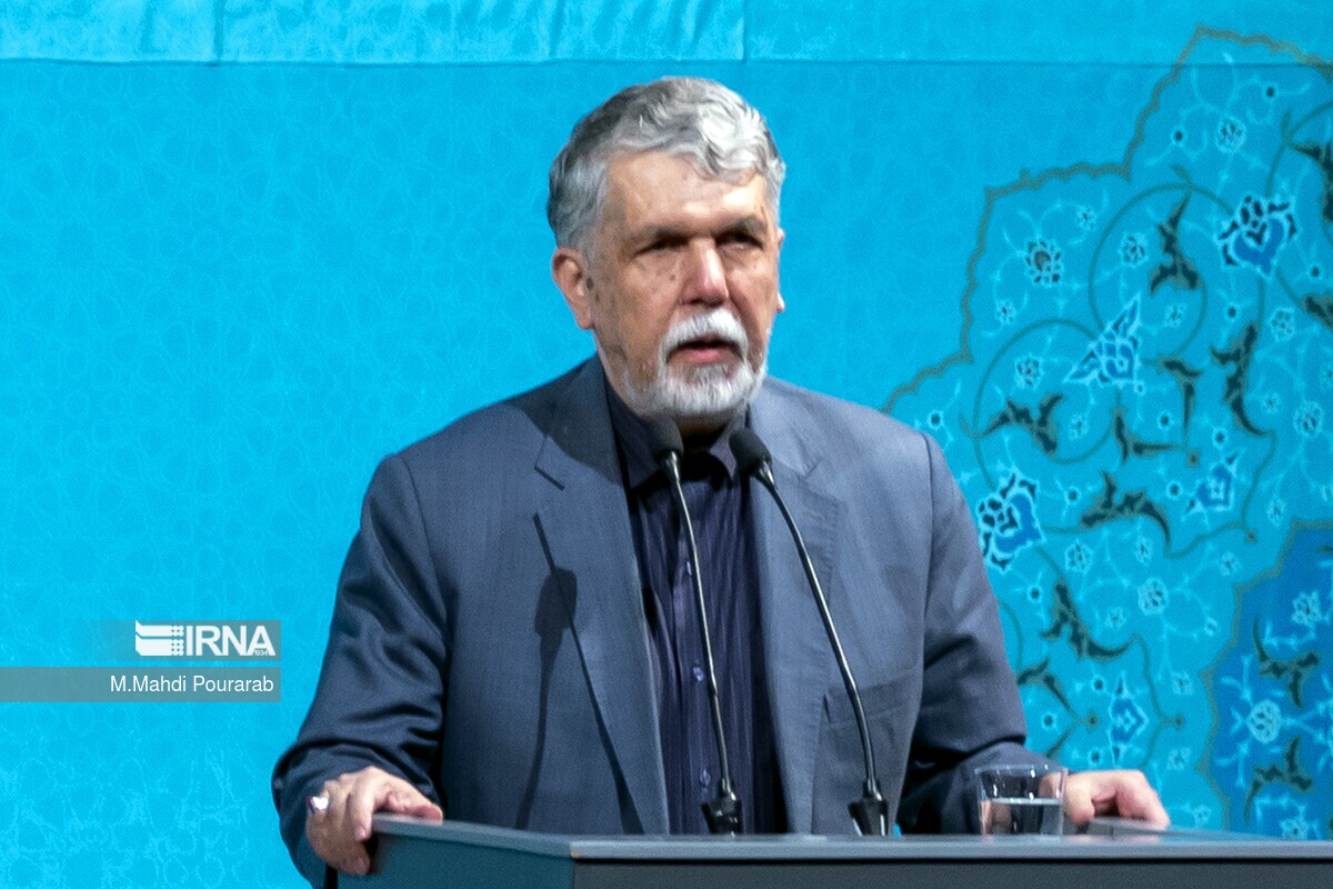 وزیر فرهنگ: همه نهادها گوش به فرمان رهبری در دفاع از تمامیت ارضی ایران ایستاده‌اند