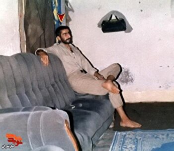 خاطرات/هر روز قبل از بیرون آمدن از خانه قرآن می‌خواند