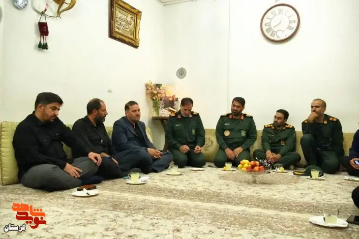 حضور فرمانده سپاه در منزل شهید فراجا