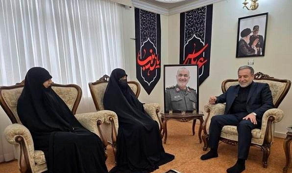 دیدار عراقچی با خانواده شهید سپهبد سلامی