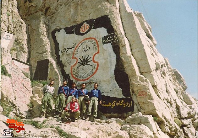 تصاویر زیبای شهیدی با قلبی شاعرانه در لباس سربازی