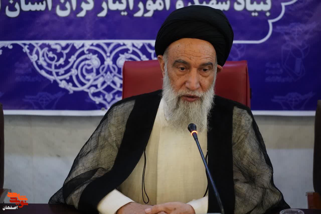 مسئول حوزه نمایندگی ولی‌فقیه در بنیاد شهید منطقه پنج کشور: خدمت به خانواده شهدا، توفیقی الهی و زمینه‌ساز شفاعت شهیدان است