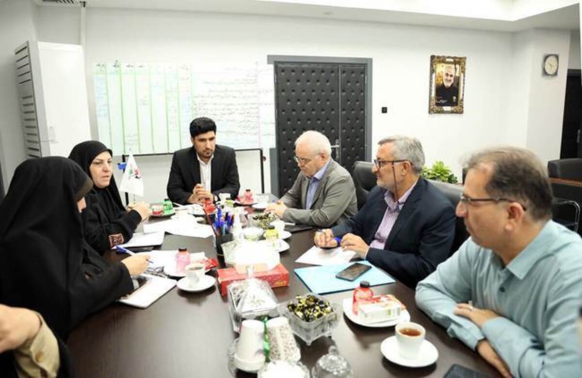 نشست هم&zwnj;اندیشی دیدار با خانواده&zwnj;های شهدای جنگ رمضان برگزار شد
