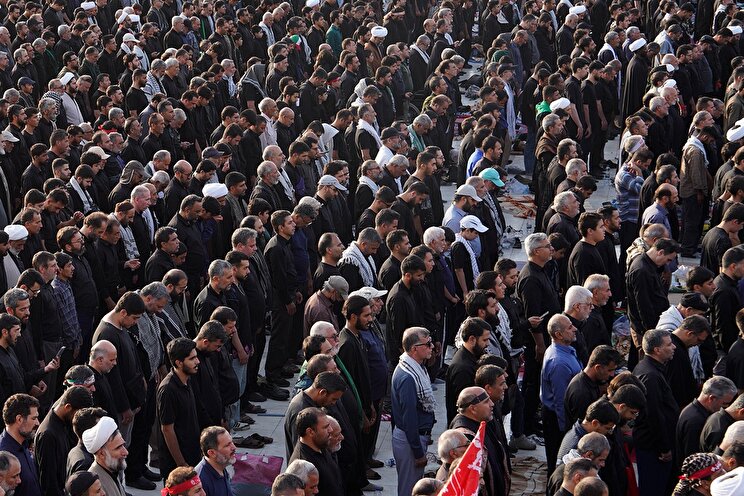 تصاویر/ اقامه نماز بر پیکر مطهر رهبر شهید ایران به امامت آیت‌ الله جوادی آملی