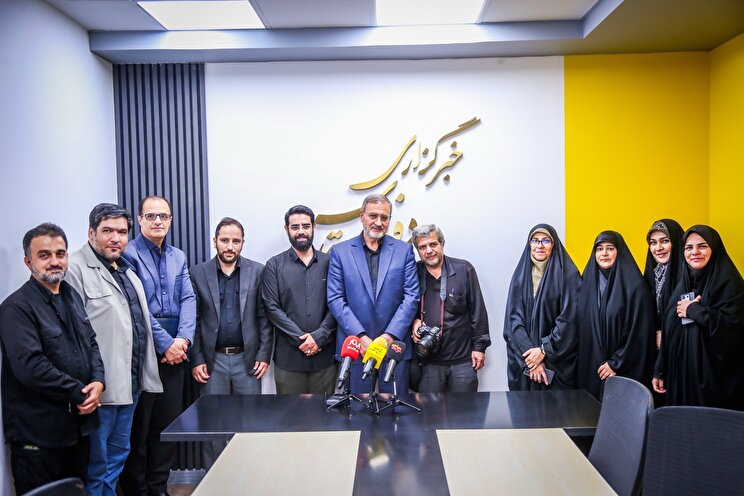 عکس/ حضور معاون فرهنگی بنیاد شهید در خبرگزاری دفاع مقدس به‌مناسبت سالگرد شهادت فرشته باقری
