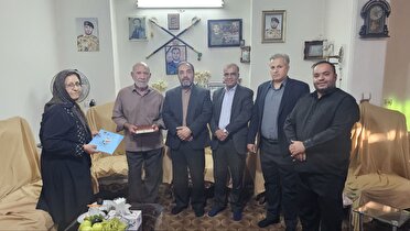 مدیرکل امور ورزشی و اردویی بنیاد شهید با خانواده سرهنگ شهید فرشید عابدینی در فارس دیدار کرد