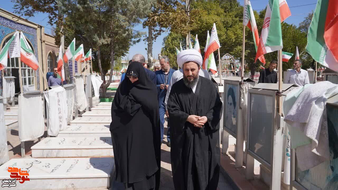 حضور رئیس انجمن عرفان اسلامی ایران در مزار شهدای خوی
