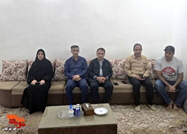دیدار مدیرکل بنیاد شهید هرمزگان با ۷ خانواده شهدای جنگ رمضان بندرلنگه