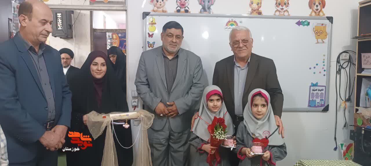 گزارش تصویری/ آیین بدرقه فرزند شهید «سعید اسماعیل وندی» از درب منزل تا مدرسه