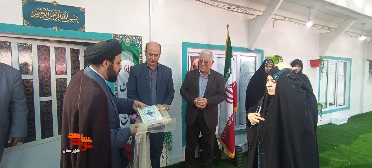 گزارش تصویری/ آیین بدرقه فرزند شهید «سعید اسماعیل وندی» از درب منزل تا مدرسه