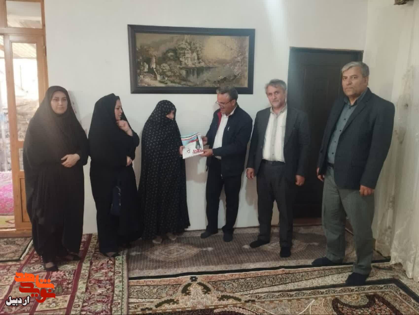 دیدار با خانوادههای شهدا و ایثارگران روستای برندق خلخال+ عکس دیدار با خانوادههای شهدا و ایثارگران روستای برندق خلخال+ عکس