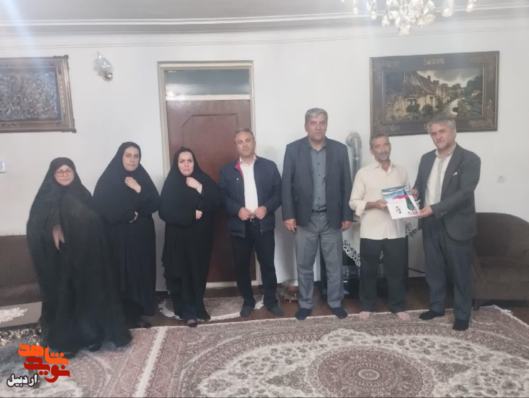 دیدار با خانوادههای شهدا و ایثارگران روستای برندق خلخال+ عکس دیدار با خانوادههای شهدا و ایثارگران روستای برندق خلخال+ عکس