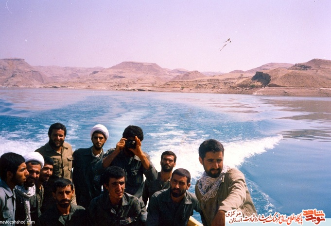 نفر دوم از راست: شهید محمود مرادی