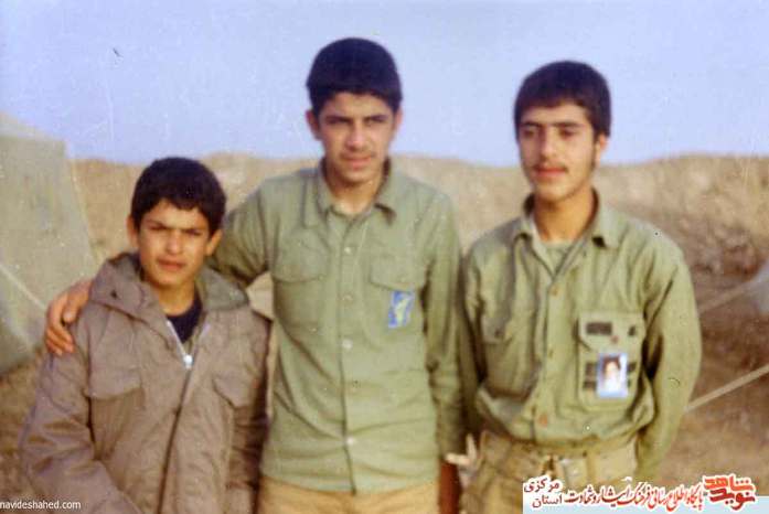 از راست: شهید مجید نظیری - شهید اصغر رجایی