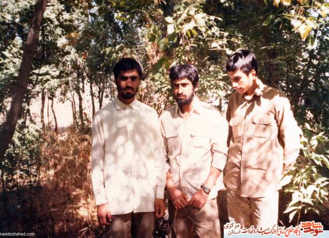 از چپ: شهید علیمحمدی - شهید اکبر محمدی - جواد محمدی 