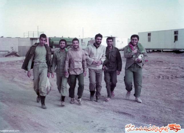 از چپ: جواد محمدی - داود غلامی - شهید مسعود مرادی - شهید اکبر محمدی - شهید علیمحمد محمدی - شهید سید مهدی موسوی