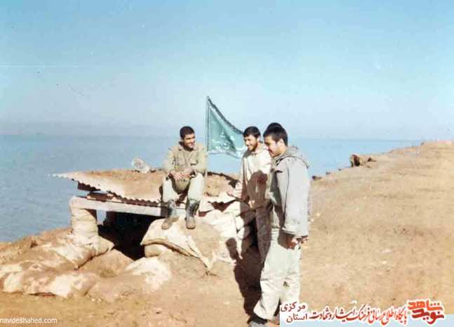 نفر اول سمت چپ: شهید علیرضا قربانی