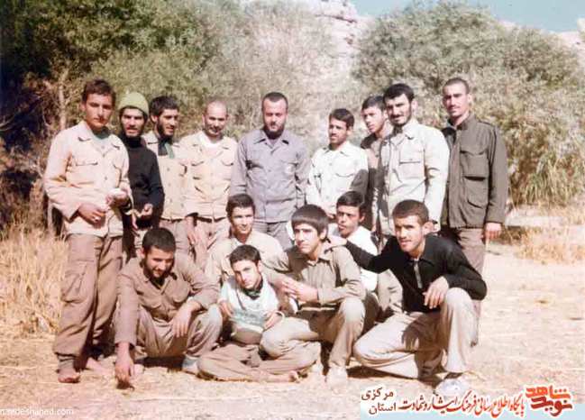 از چپ: عباس صدیق - سید عباس هدایتی - محمود نیک نژاد - علی فرقانی - اسماعیل ناظمی - عبداله صداقت - شهید علیرضا قربانعلی - سید کمال میر اسکندری - علی عظیمی - شهید حسین مصدق - سیف الله اسماعیلی - رضا صنعتی - ابوالفضل مقدسی
