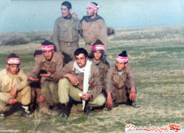 از چپ: ایستاده : شعبان احمدی آبادی - رحیمی - شمس - مجید علی محمدی - علی رجبی - خلیلی - صیدی