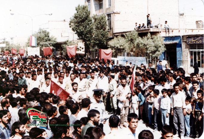 لحظه بازگشت آزادگان چهارمحال و بختیاری به میهن اسلامی 