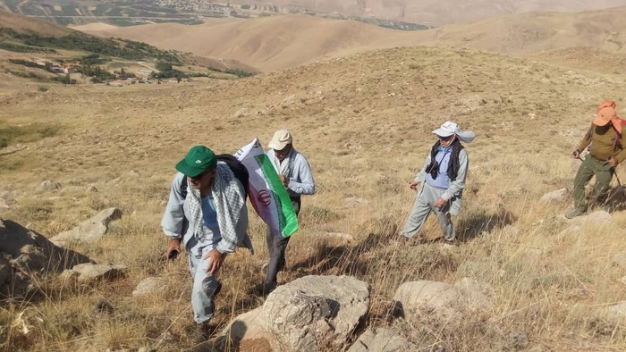 صعود آزادگان چهارمحال و بختیاری به قله چوبین