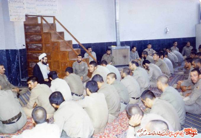 سخنرانی حجت الاسلام شریفی در مسجد پادگان کردستان 1366
