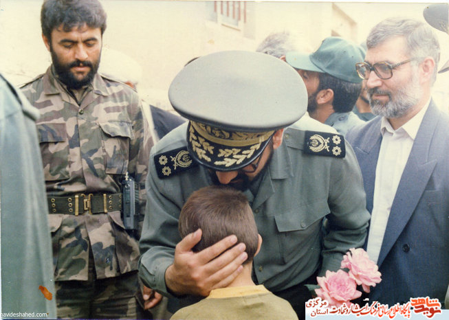 دیدار سردار محسن رضایی از خانواده شهدای اراک 