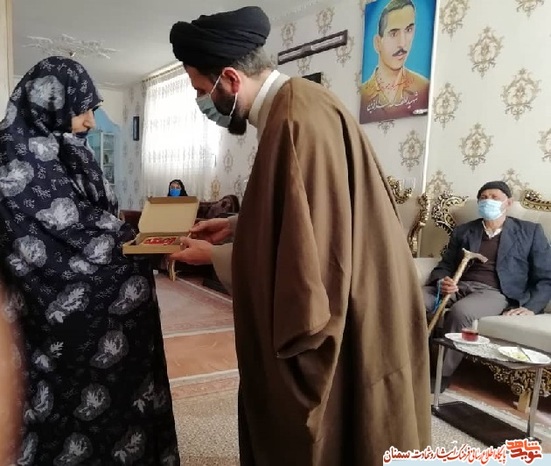 دیدار با مادر گرامی شهید والامقام لطفالله عزالدین در سالروز وفات حضرت امالبنین (س)- گرمسار، هشتم بهمن ۱۳۹۹