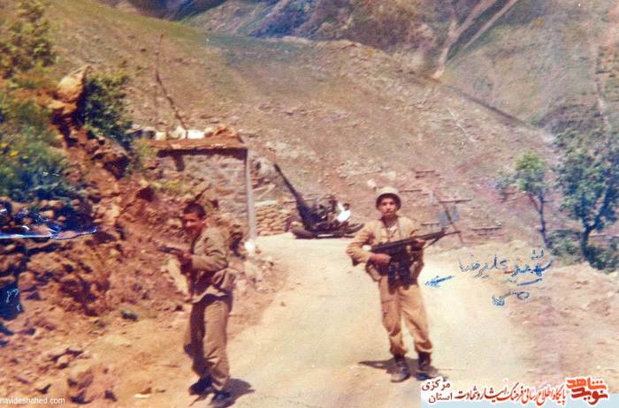 از چپ: علی شریفی - شهید علیرضا مکی