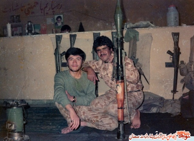 نفر سمت چپ شهید کیومرث ناصحی