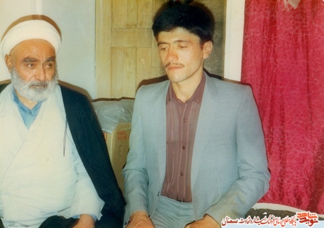 نفر سمت راست شهید کیومرث ناصحی