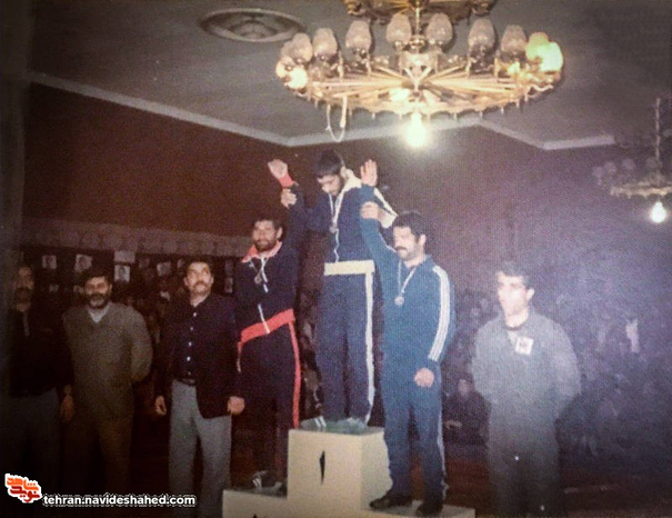 شهید دایی پور برنده مدال طلا؛  دوران جوانی و در لباس قهرمانی مسابقات کشتی