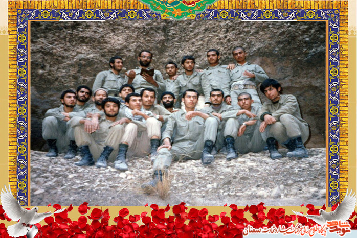 ردیف پایین نفر اول از چپ شهید حسن صیدی