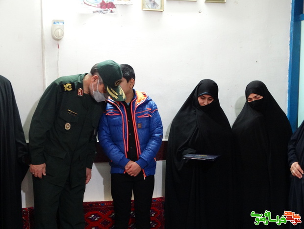 دیدار با خانواده شهید والامقام مدافع حرم لشکر فاطمیون عباسعلی حمیدی
