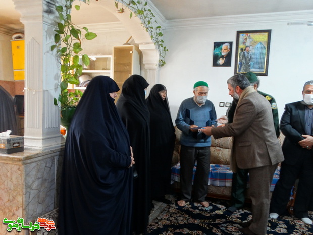 تجلیل از خانواده گرانقدر شهید مدافع حرم لشکر فاطمیون مهدی حسینی