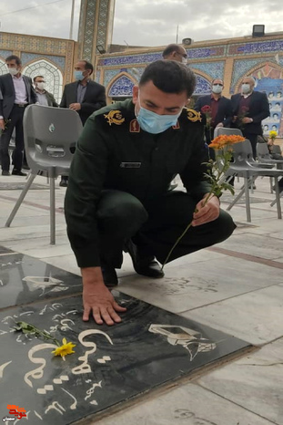 مراسم گلباران قبور مطهر شهدای سمنان - پنجشنبه نوزدهم اسفندماه ۱۴۰۰ امامزاده اشرف (ع) سمنان