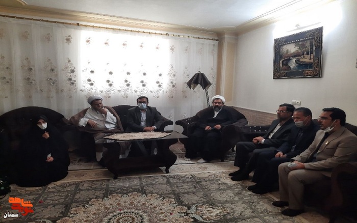 دیدار دکتر نرجس سلیمانی با خانواده معزز شهید والامقام مدافع حرم  هادی محمدی - دوم خرداد ماه ۱۴۰۱ شهرستان مهدیشهر