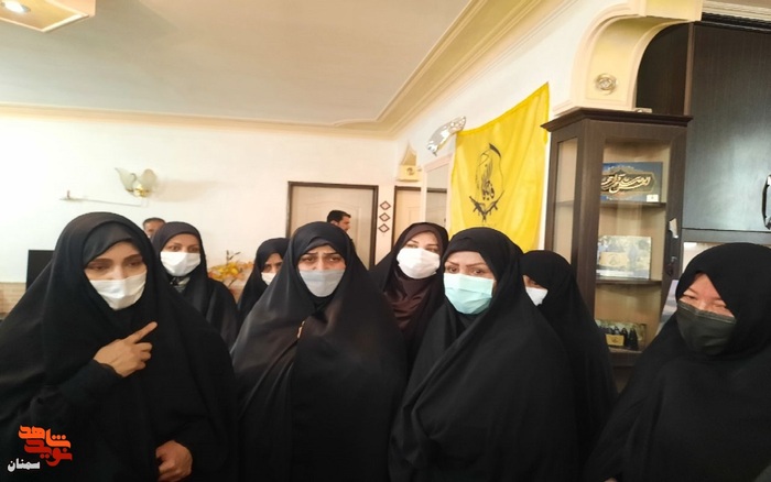 دیدار دکتر نرجس سلیمانی با خانواده معزز شهید والامقام مدافع حرم  هادی محمدی - دوم خرداد ماه ۱۴۰۱ شهرستان مهدیشهر