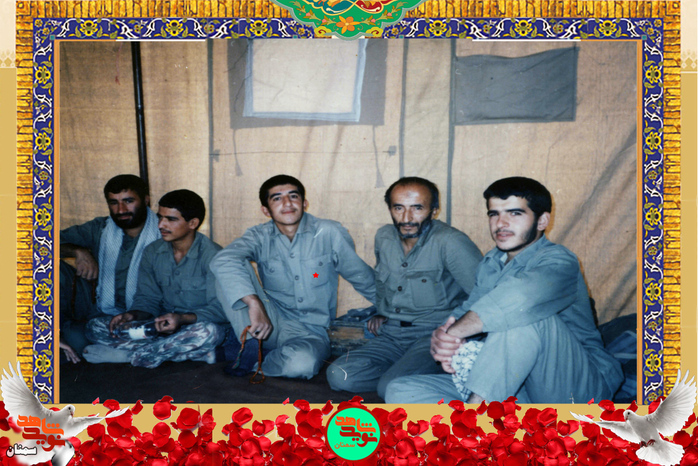 نفر وسط نفر شهید رضا شجاعیان