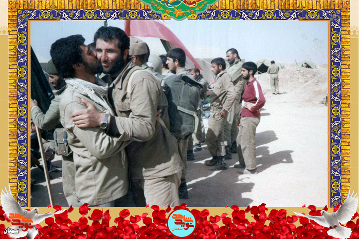 نفر سمت چپ شهید علی‌اکبر قلعه‌آقابابائی