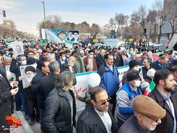 راهپیمایی ۲۲ بهمن در شهرستان ری و توزیع تصاویر شهدا 