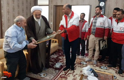 دیدار کارکنان هلال احمر شهرستان آرادان با خانواده معظم شهید والامقام «قربانعلی علیشاه»- نوزدهم اردیبهشتماه ۱۴۰۲ روستای داورآباد