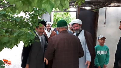 دیدار حجت‌الاسلام ابوترابی‌فرد با خانواده معزز شهید والامقام مدافع حرم سید علی‌اصغر شنایی- چهاردهم خرداد ۱۴۰۲ شهر دیباج از توابع شهرستان دامغان