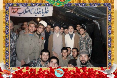 نفر دوم از چپ شهید مصطفی بخشی‌غلامی