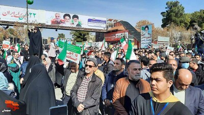 حماسه مردم انقلابی سمنان در راهپیمایی ۲۲ بهمن ۱۴۰۲