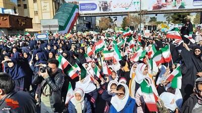 حماسه مردم انقلابی سمنان در راهپیمایی ۲۲ بهمن ۱۴۰۲
